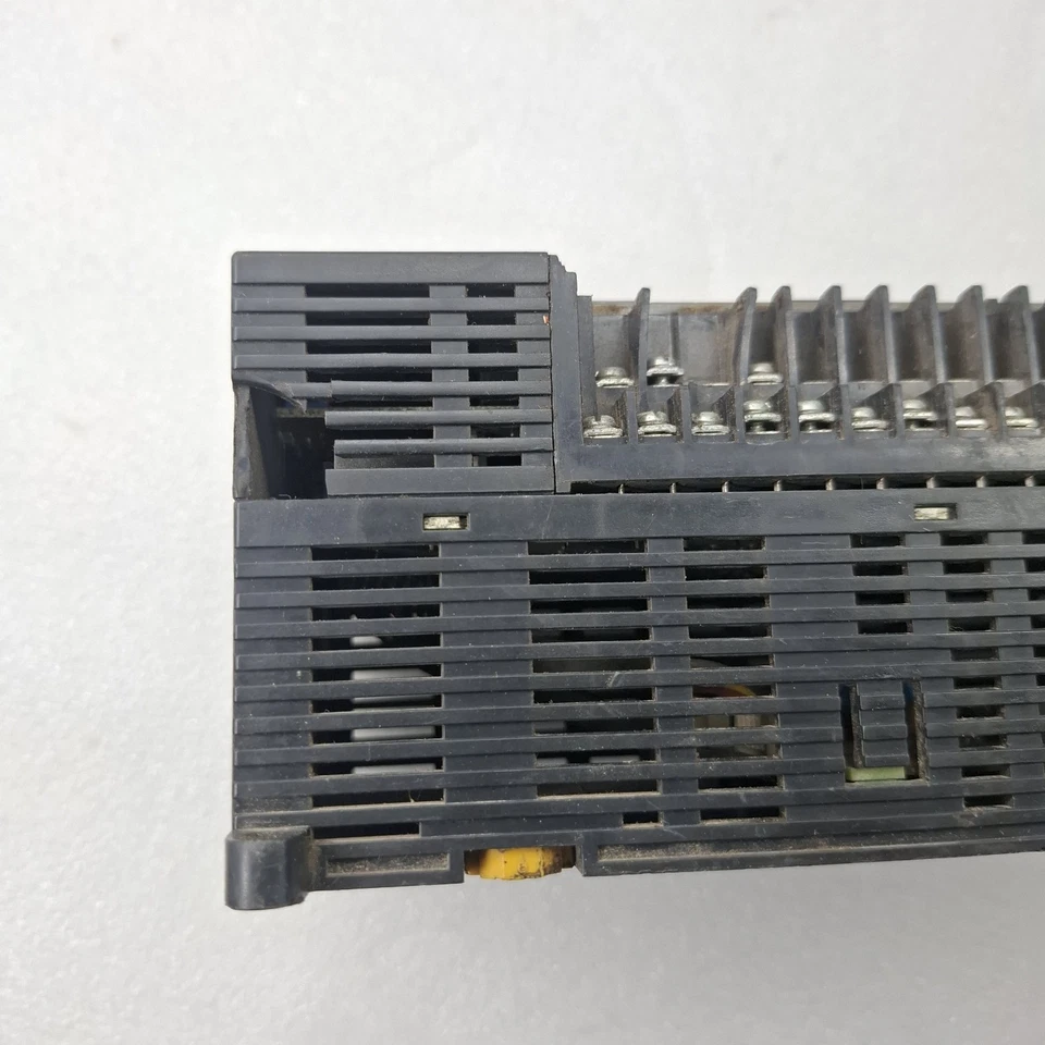 OMRON CP1E-N60DR-D PROGRAMMABLE CONTROLLER 24VDC FOR PARTS CP1EN60DRD